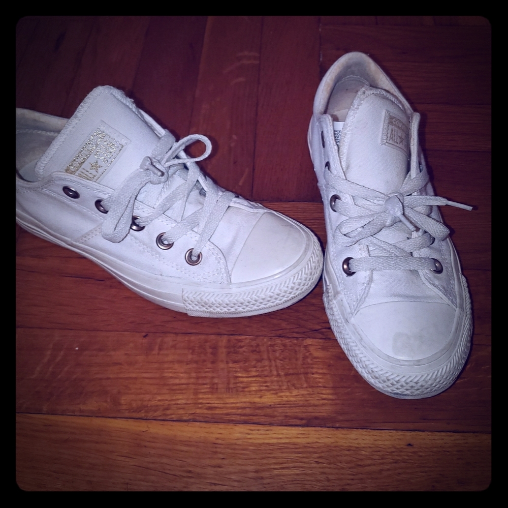 CONVERSE off white cream sneakers size 6